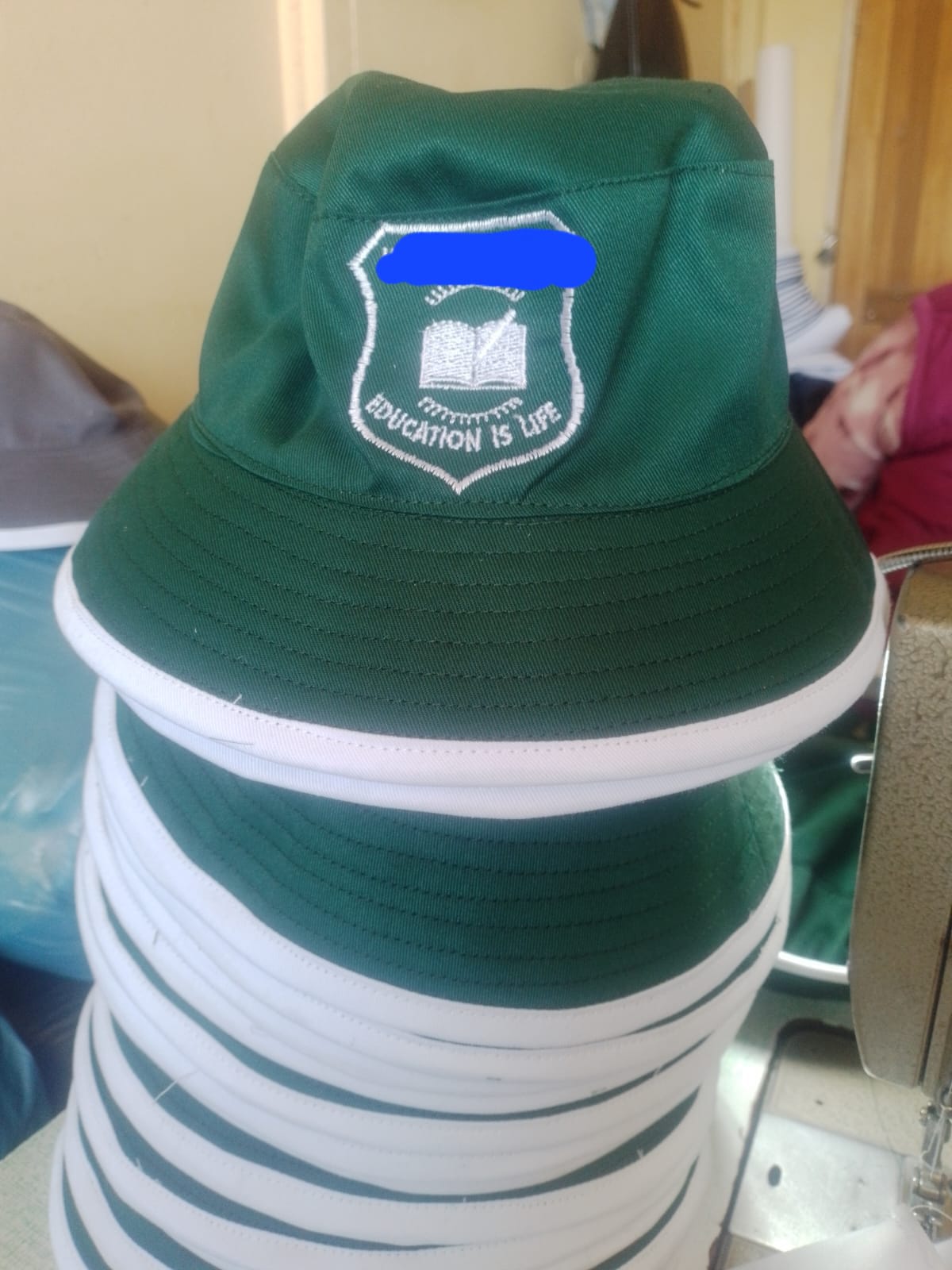 Rona ba ha John's security system   Re design uniform ea bana sekolo le batswali ka di T shirt tsa m
