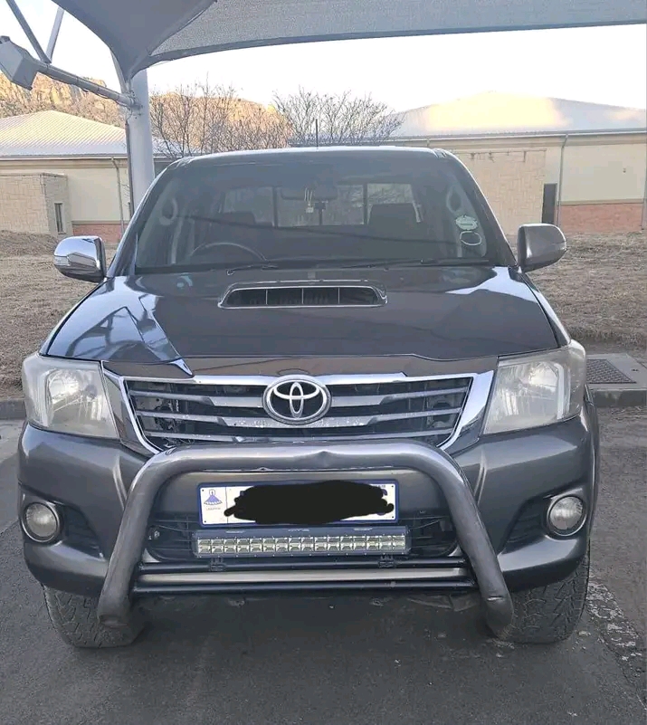 Ke rekisa 170k Toyota Hilux double cab 🕹️ 4X2 D4D