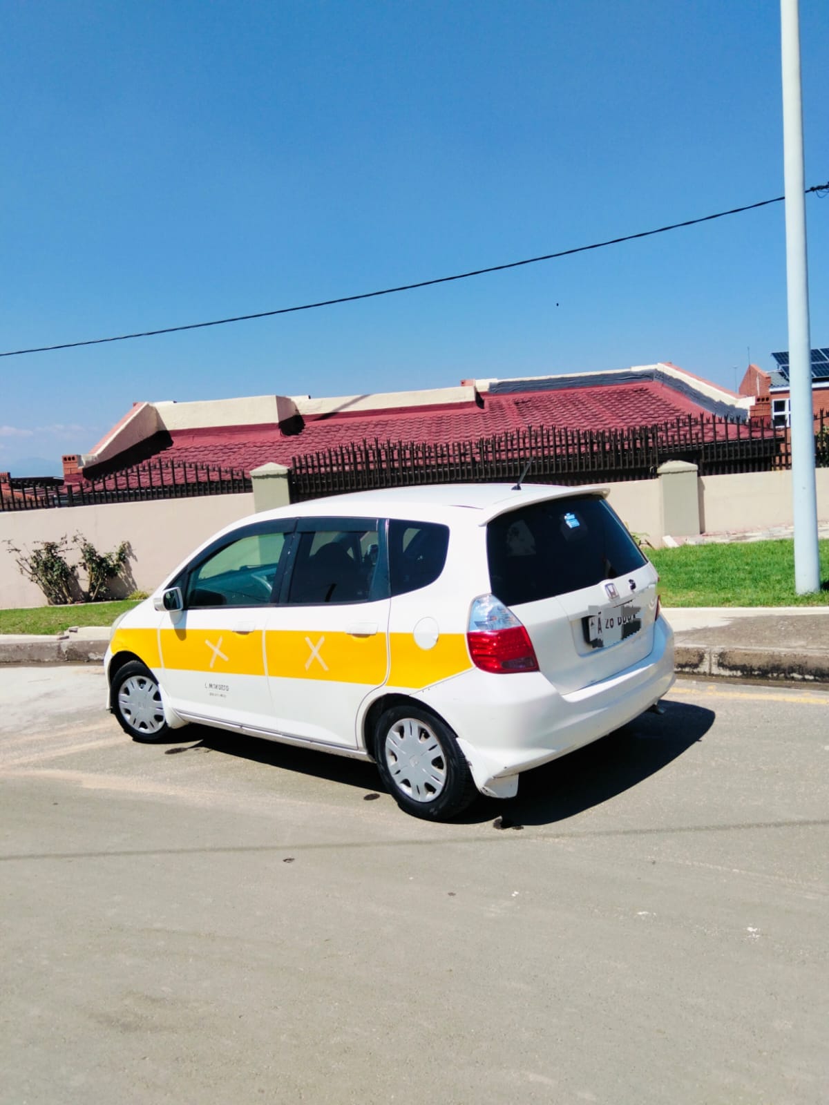 Honda fit old shape 23k ✅ 57901151
