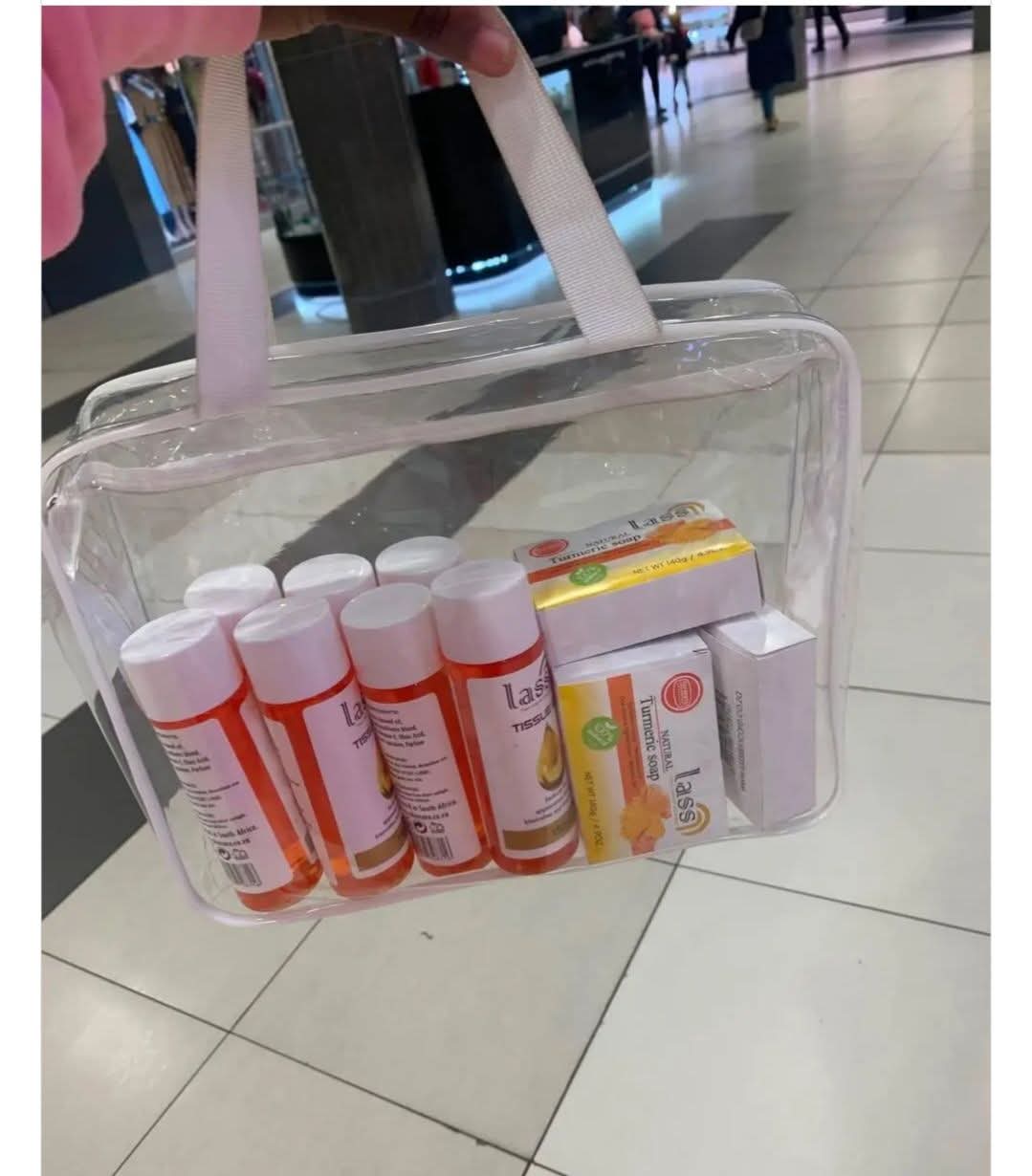 Baratuoa ke ntse ke tshoere li product tsa Lass Skin Care. Ha li khofole combo ena ka R345 ke Maputs